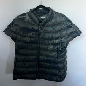 Martha Stewart camo short sleeve jacket